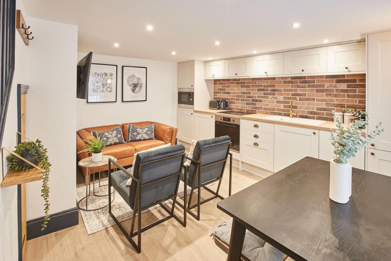 Host & - Grumbles Holiday home